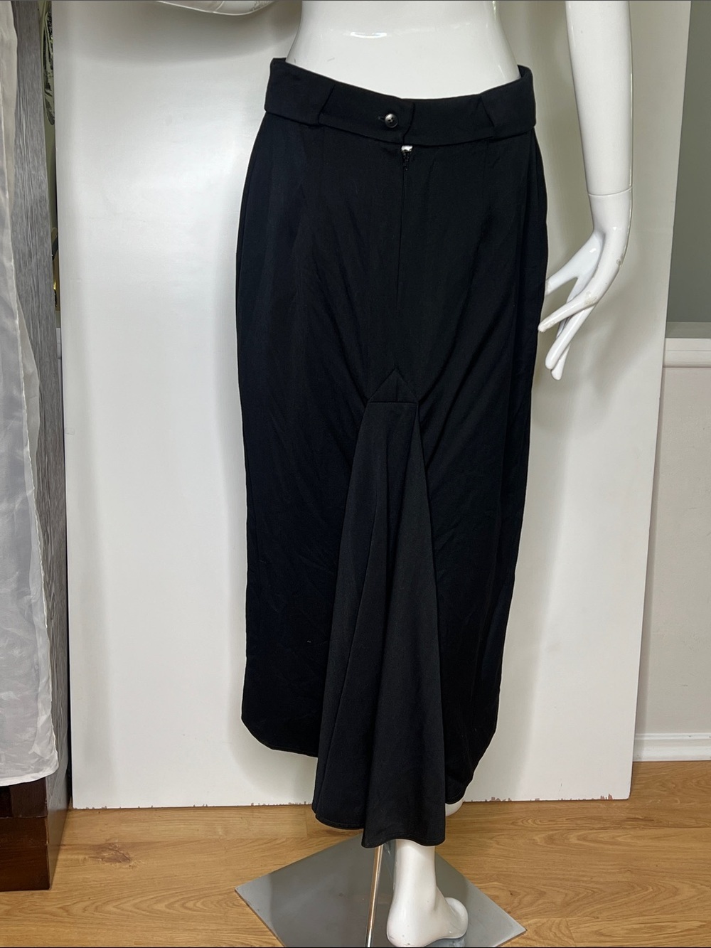 Byblos Sz 12 Long Black Wool Fully Lined Skirt